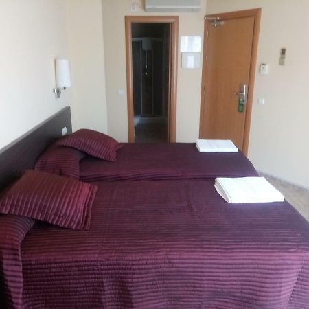 Hostal Sant Sadurni Sant Sadurní dʼAnoia Eksteriør bilde
