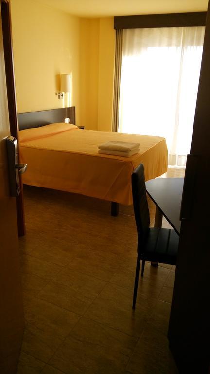 Hostal Sant Sadurni Sant Sadurní dʼAnoia Eksteriør bilde