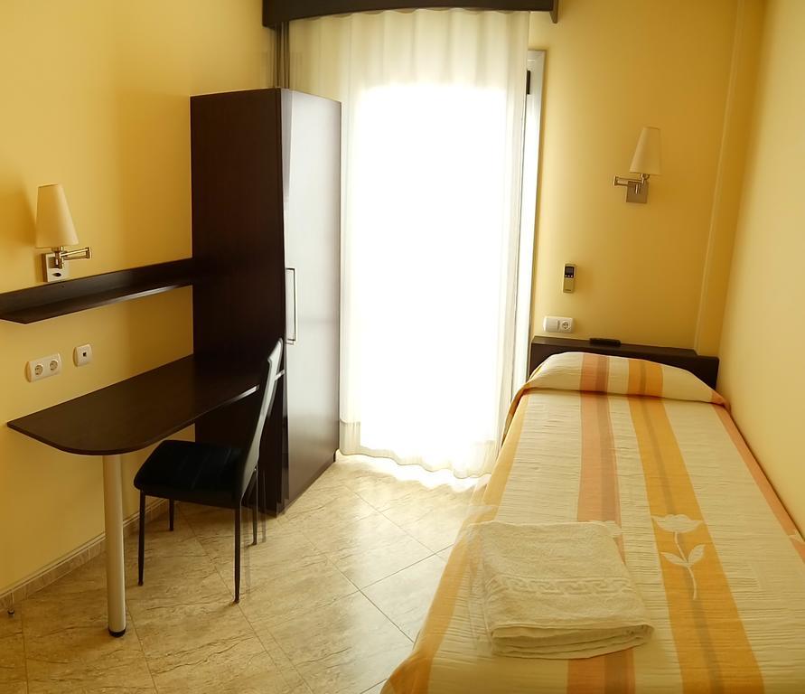 Hostal Sant Sadurni Sant Sadurní dʼAnoia Eksteriør bilde