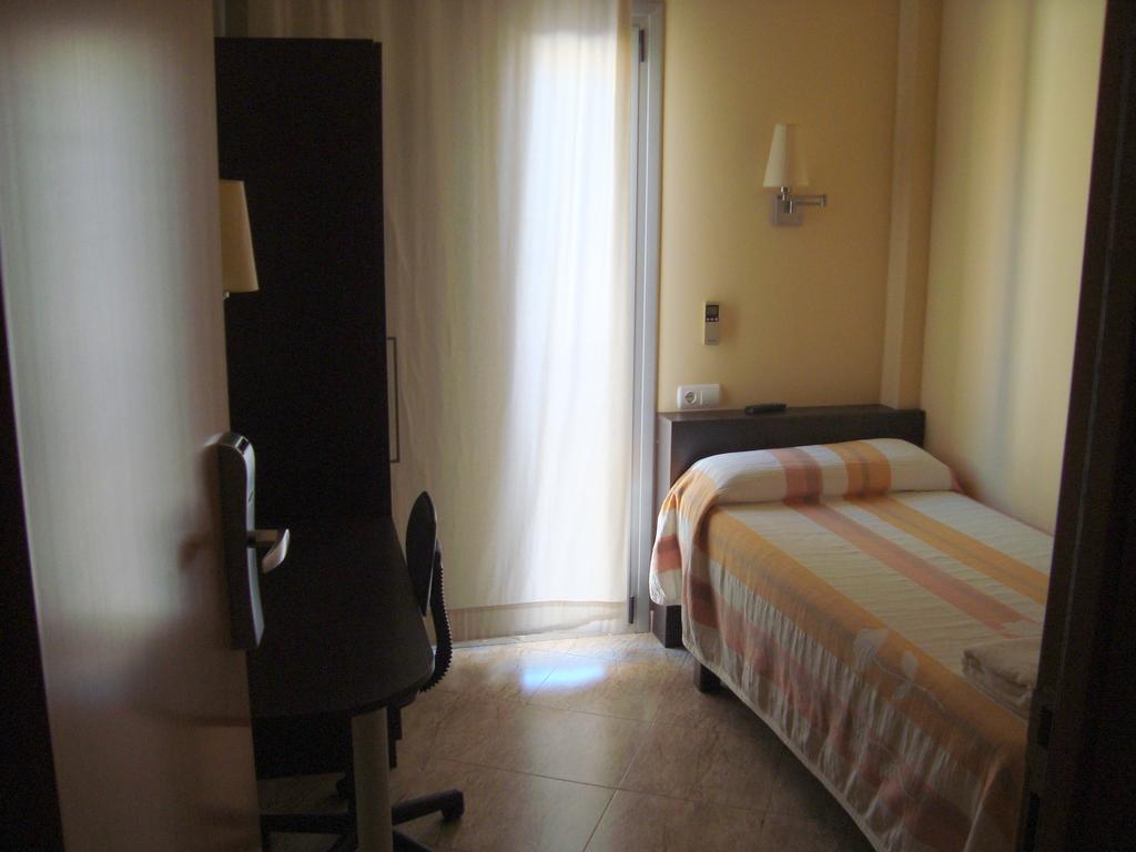 Hostal Sant Sadurni Sant Sadurní dʼAnoia Eksteriør bilde