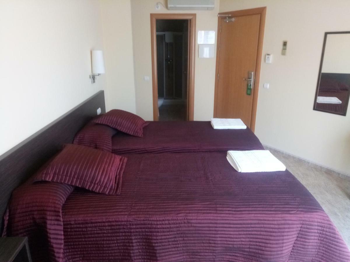 Hostal Sant Sadurni Sant Sadurní dʼAnoia Eksteriør bilde